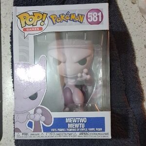 Funko Pop! Games Pokémon Mewtwo Figure - Purple and White